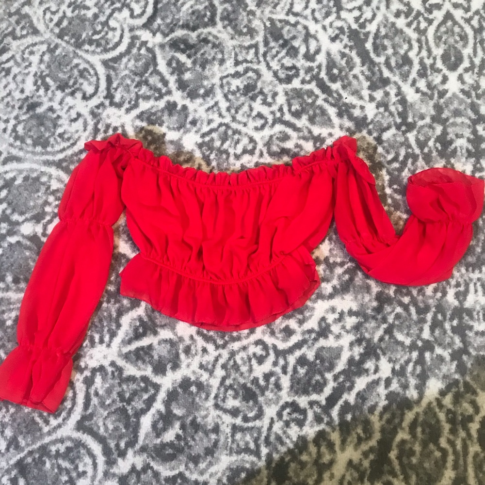 Pretty Little Thing long sleeve crop top